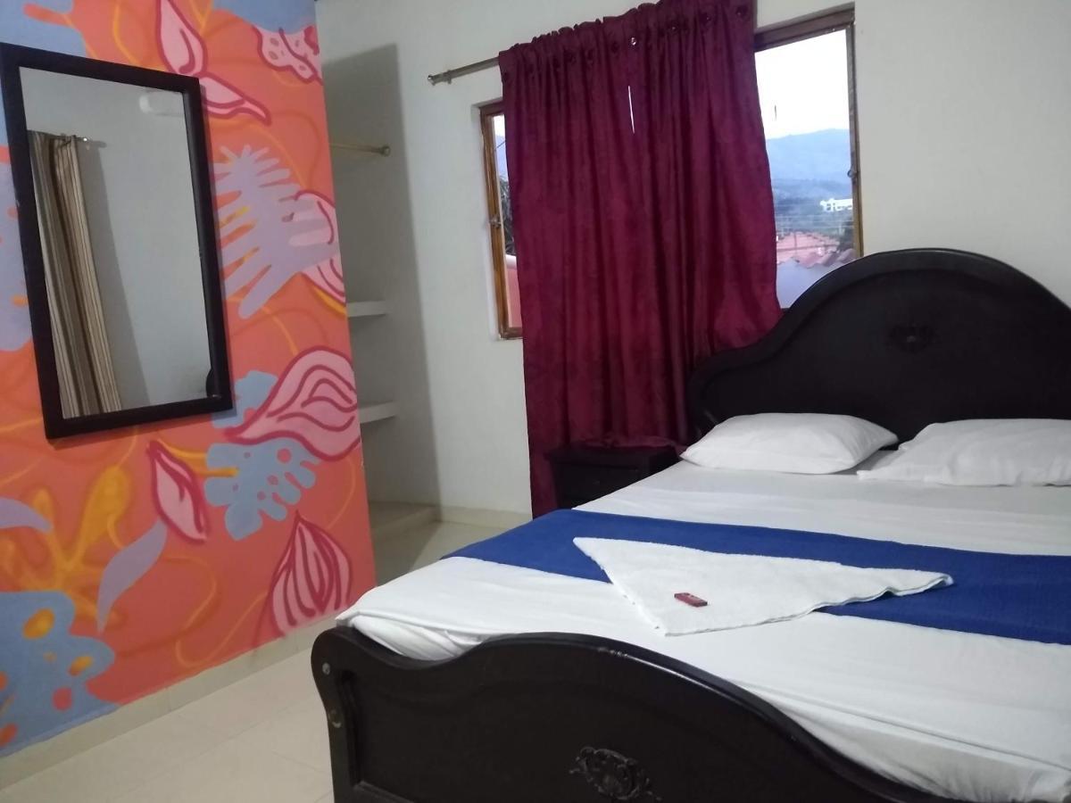 Casa Pacha Hotel Гуадуас Екстериор снимка