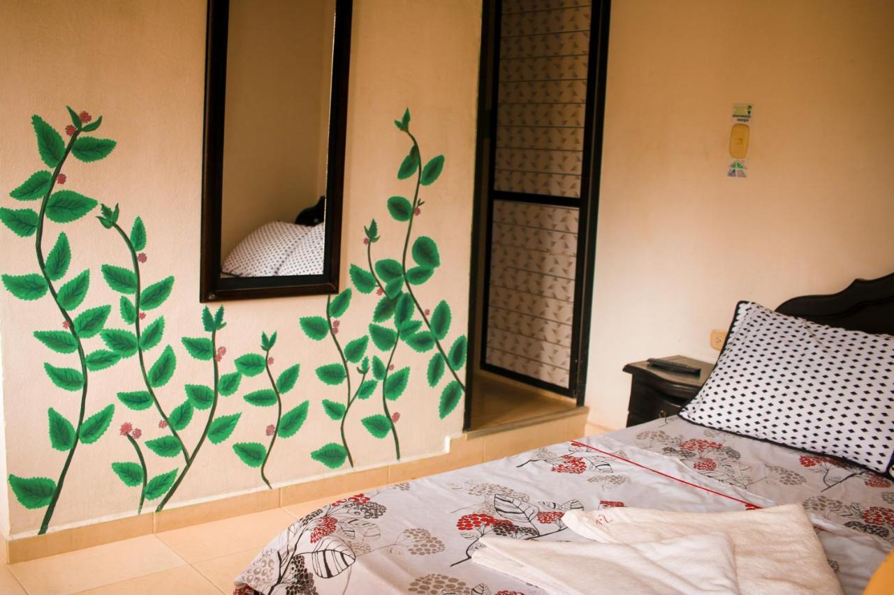 Casa Pacha Hotel Гуадуас Екстериор снимка